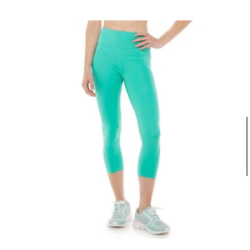 FILA SPORT Tru-Sculpt High Waisted Capri Leggings (Small)